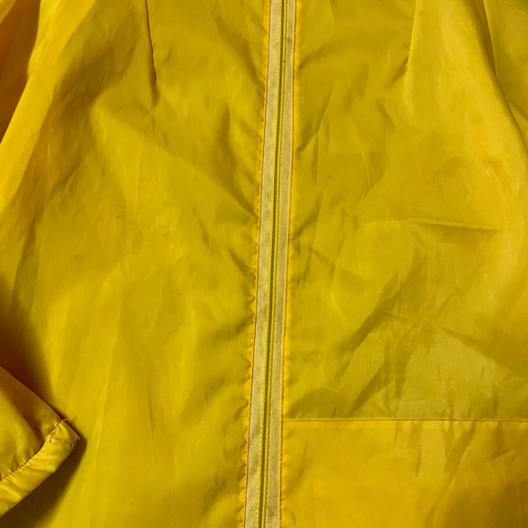 Vintage men’s golf rain jacket size is small-medium - Picture 2 of 3